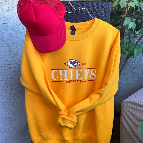Kansas City Chiefs Football Crewneck, NFL - Picture 2 of 2